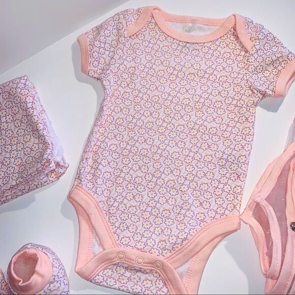 7 PIECE SET BABY GIRL 0-3 MONTHS MINI MUFFIN - Picture 3 of 7